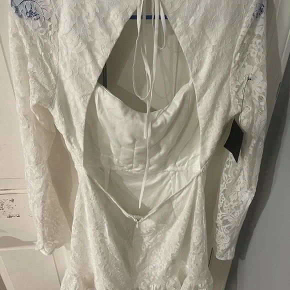 BRAND NEW W TAGS GORGEOUS WHITE LONG SLEEVE OPEN BACK LULUS WOMENS DRESS (S:L) - Picture 8 of 9
